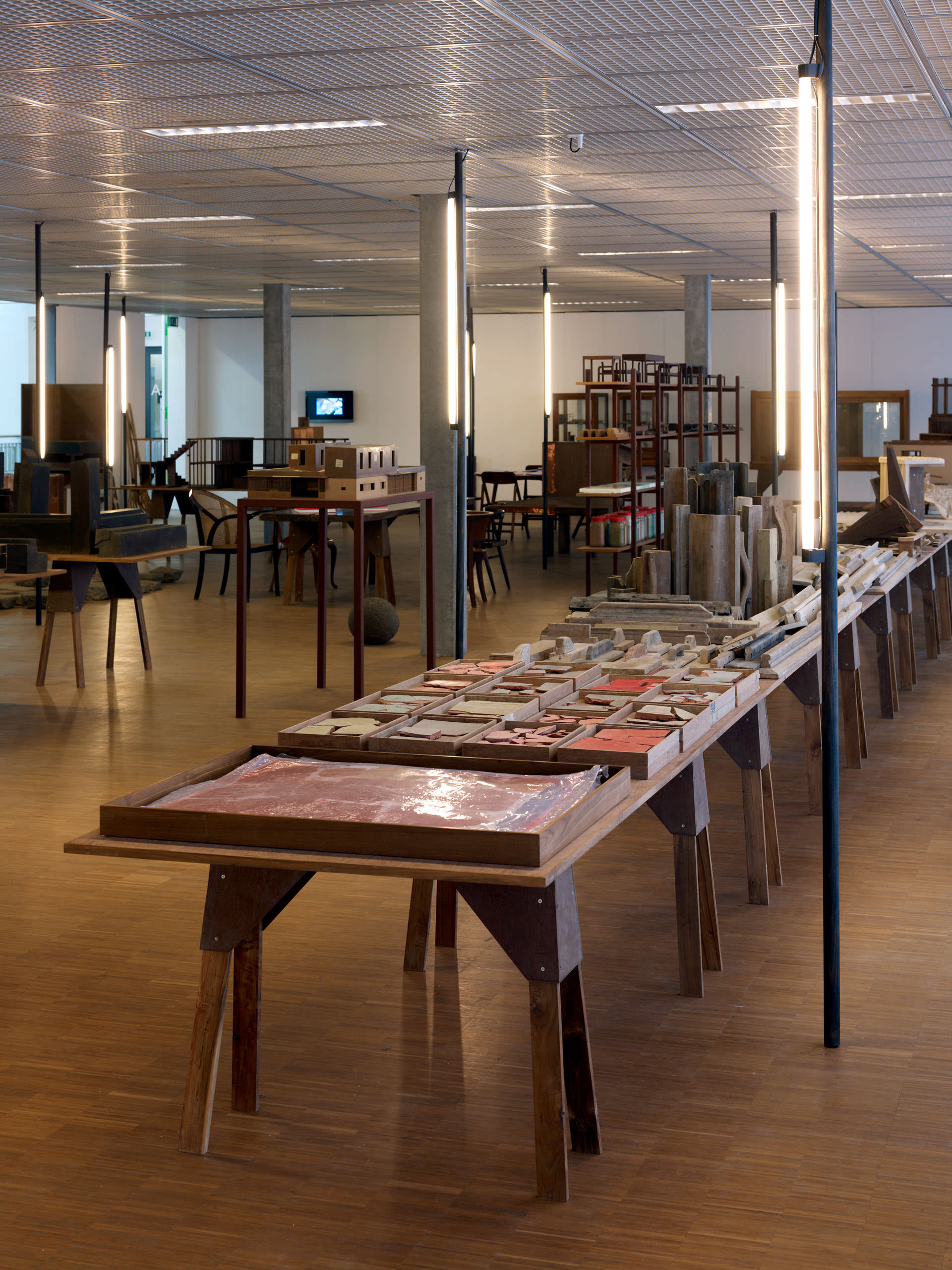 E11328 AP45 028093 j2560